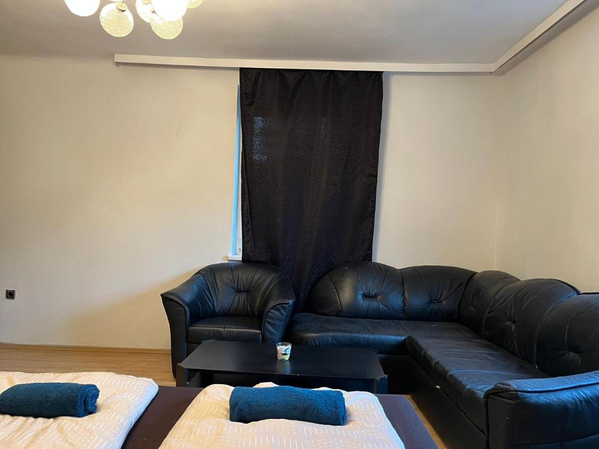 Breathtaking Shared Near Danube River /w Garden And Parking Viena